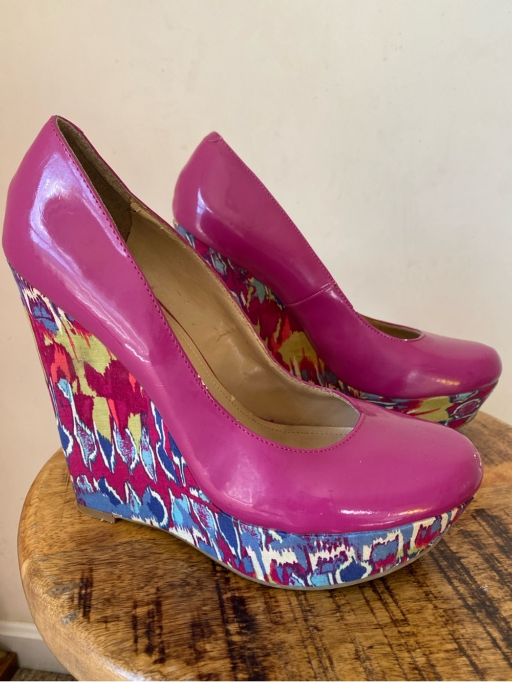 Steve Madden Bold Pink Patent Wedge Heels with Patterned Platform Size 9.5 Women